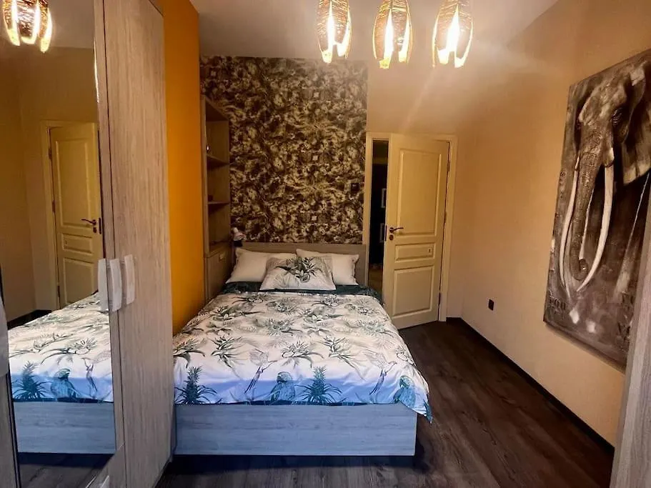 Apartment Cozy 2Br Oasis In Central Burgas